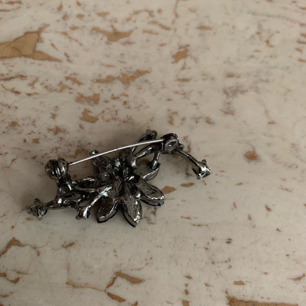 Brooch   - Picture 3 of 9